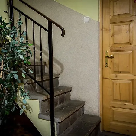 Goscinne Baron ホームステイ