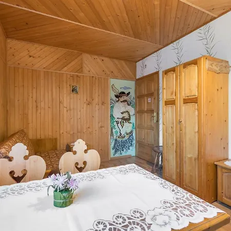 Goscinne Baron Homestay *