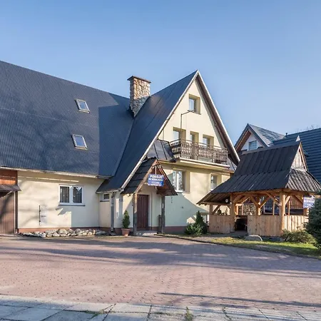 Проживання в сім'ї Goscinne Baron